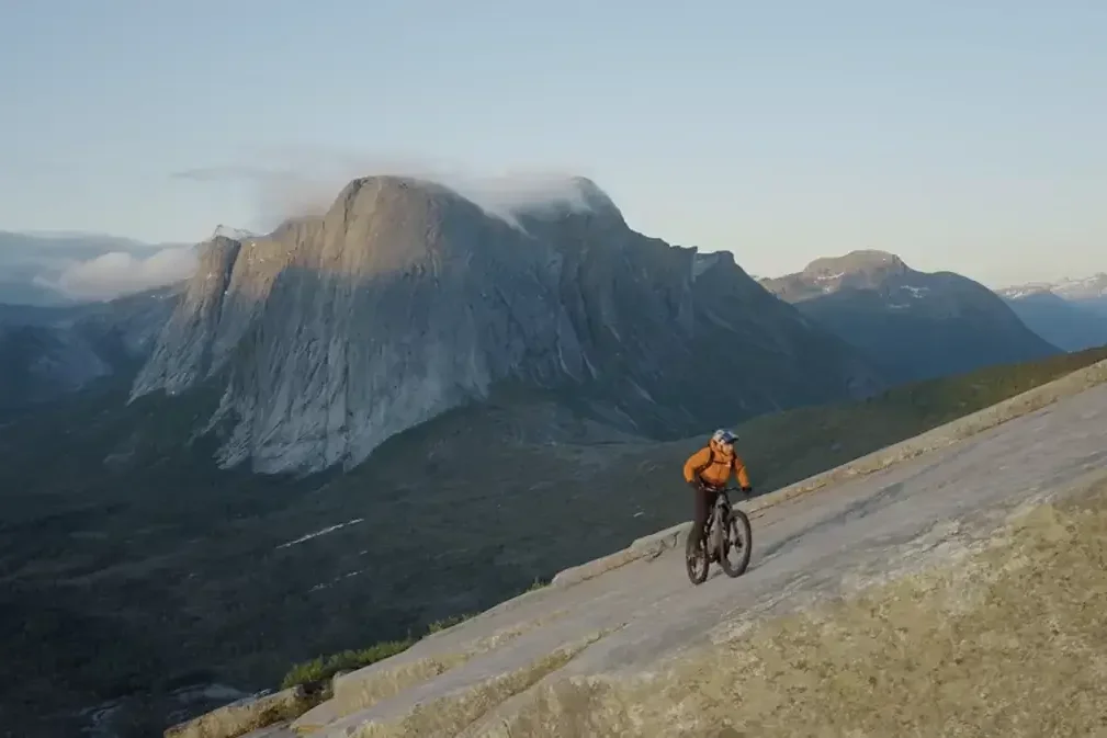 danny-macaskill-endless-light-norvege-emtb Danny MacAskill vidéo Norvège